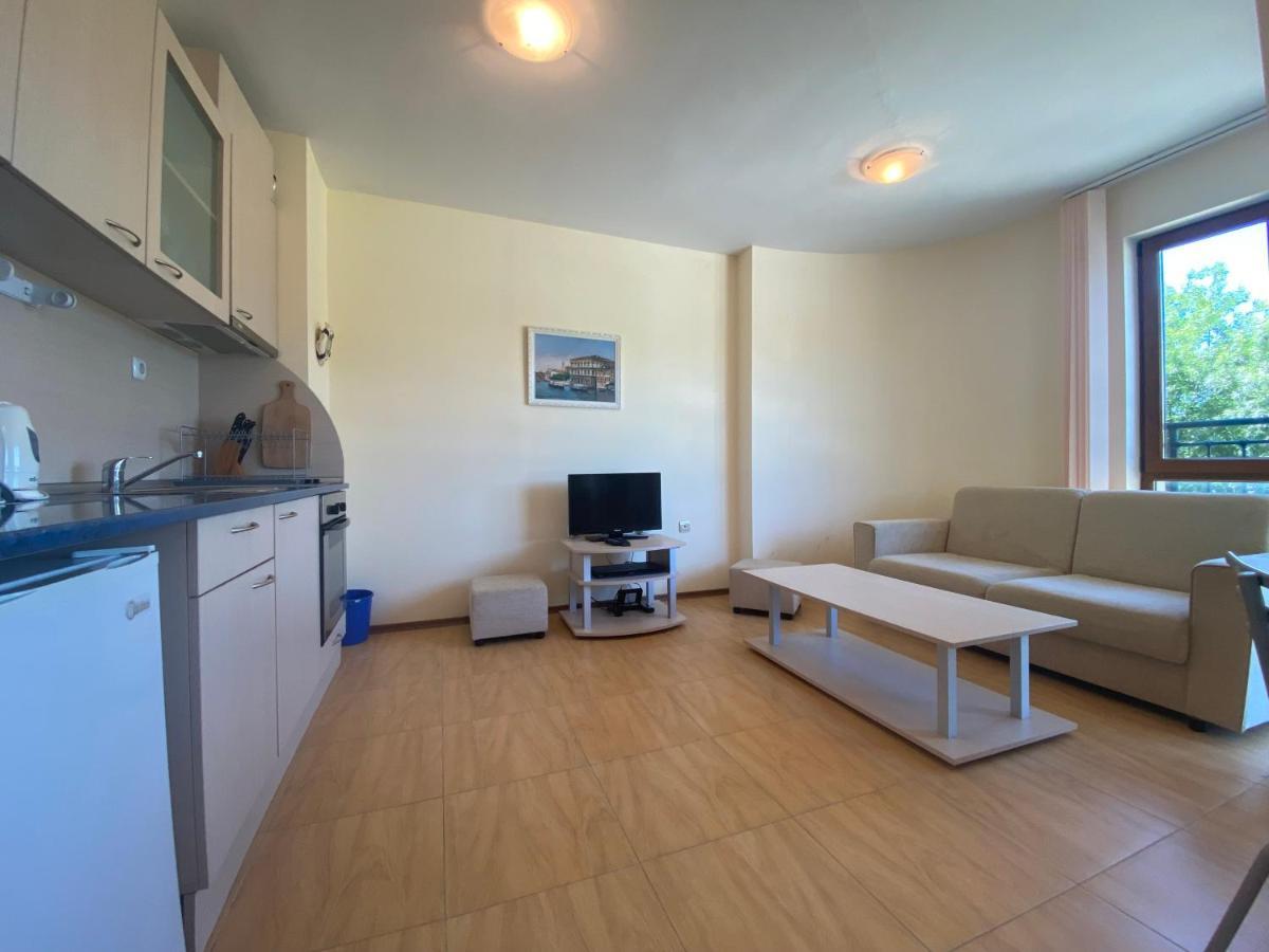 Amadeus 1 - 13b Large Two Bedroom Daire